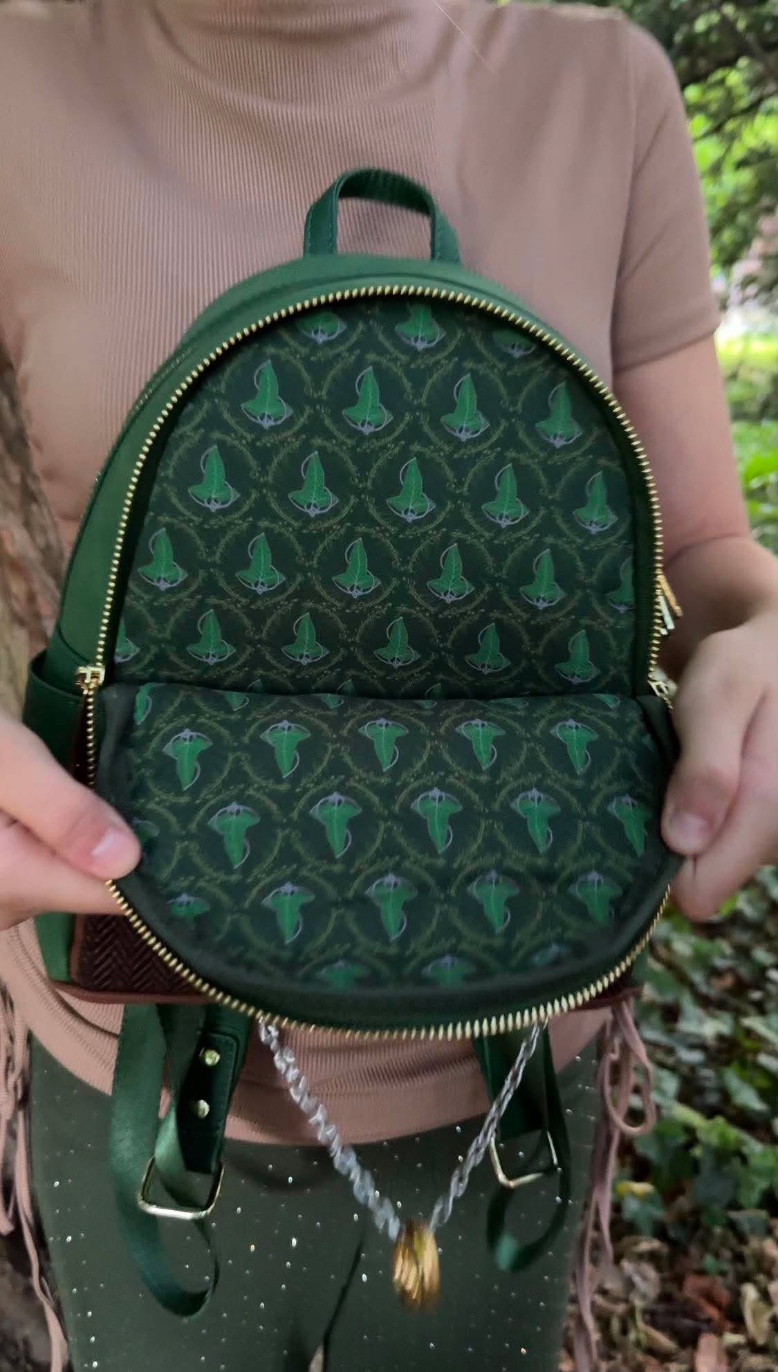 Loungefly Herr der Ringe Frodo Mithril Cosplay Mini-Rucksack